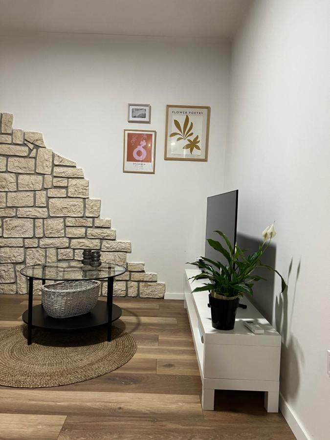 Cinderella With Free Parking Apartment Pula